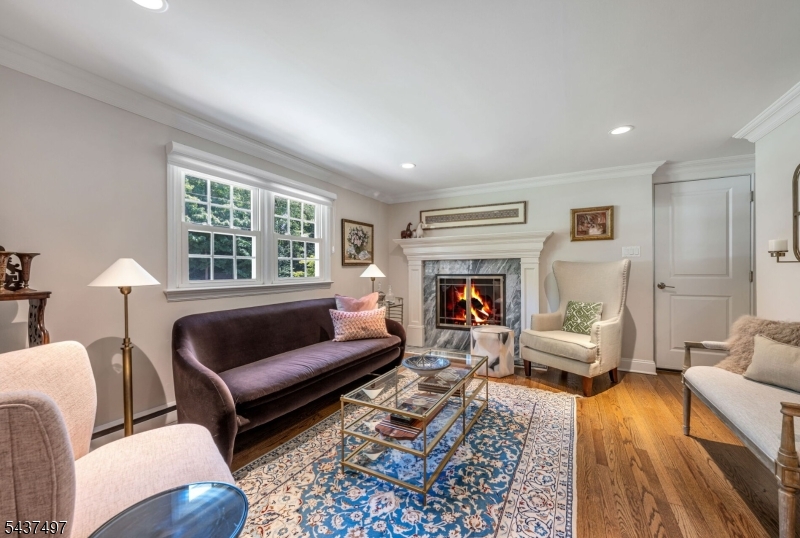 369 Voorhis Ave