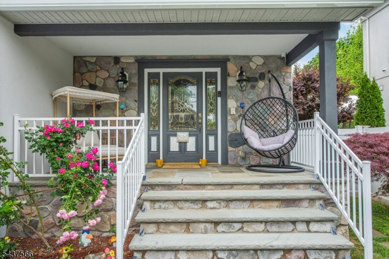 95 Highwood Ave