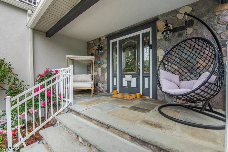 95 Highwood Ave
