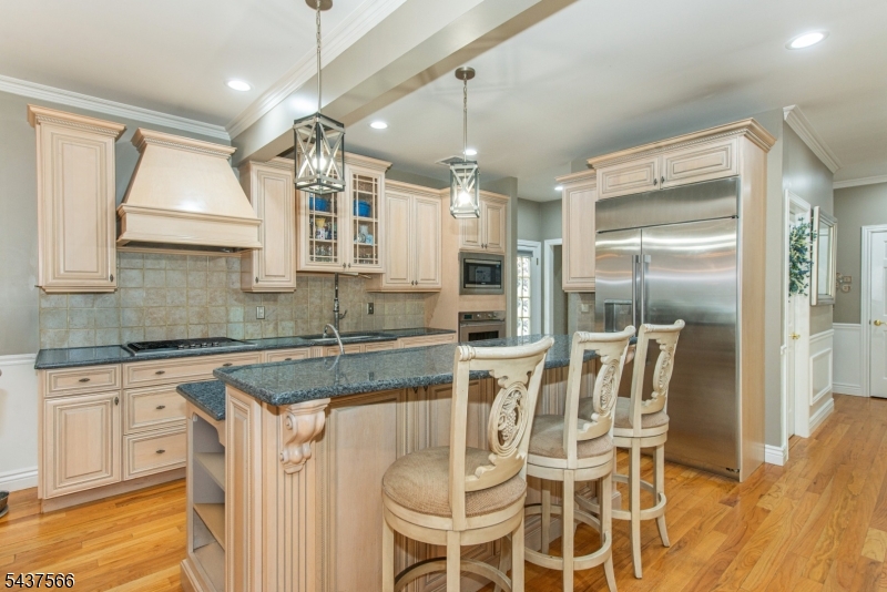 95 Highwood Ave