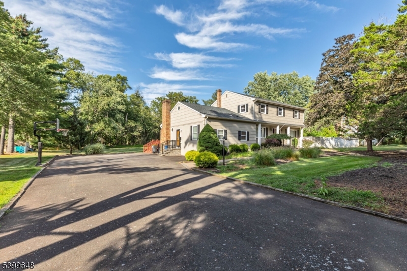 512 Township Line Rd