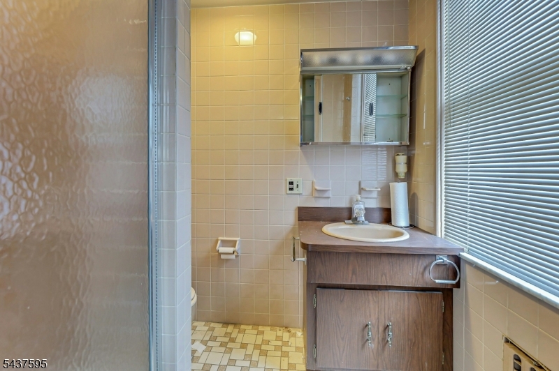 16 N Mountain Ave