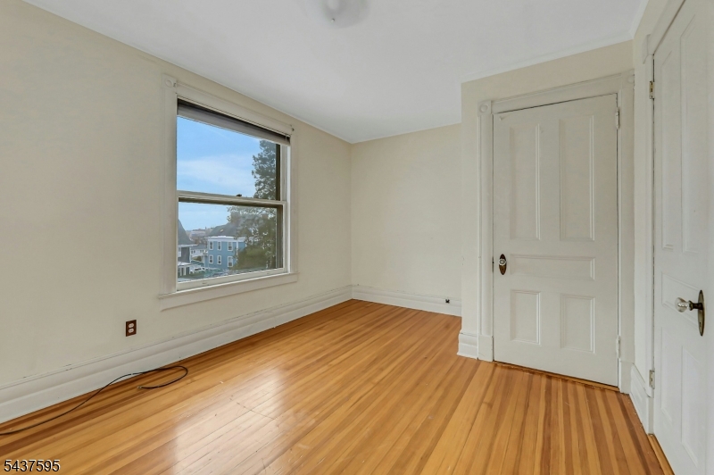 16 N Mountain Ave
