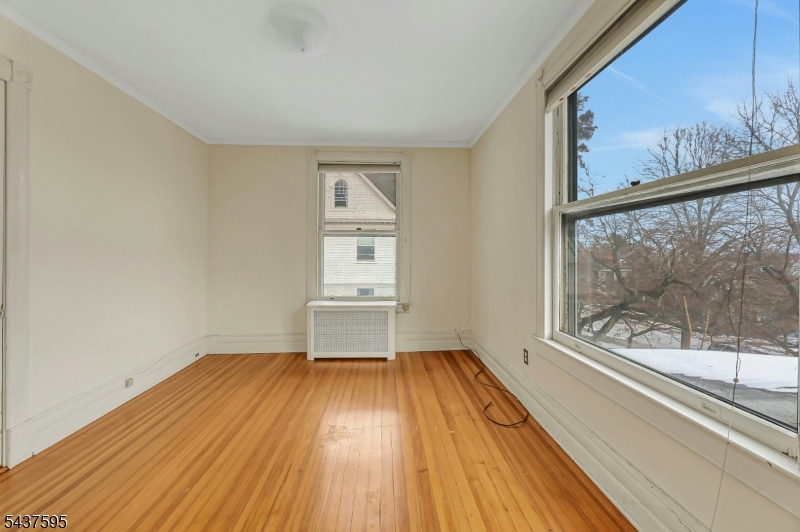 16 N Mountain Ave