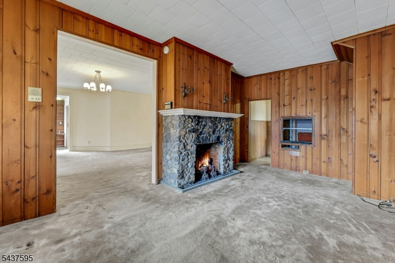 16 N Mountain Ave
