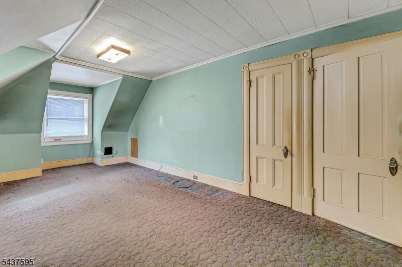 16 N Mountain Ave