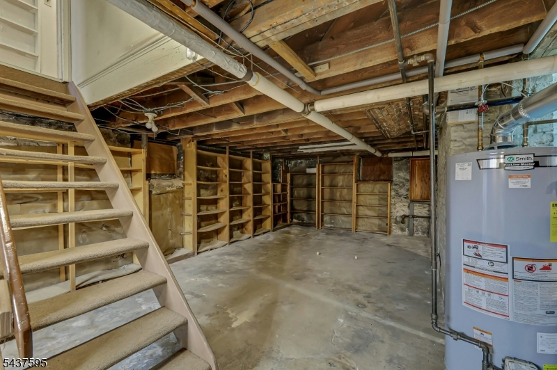 16 N Mountain Ave