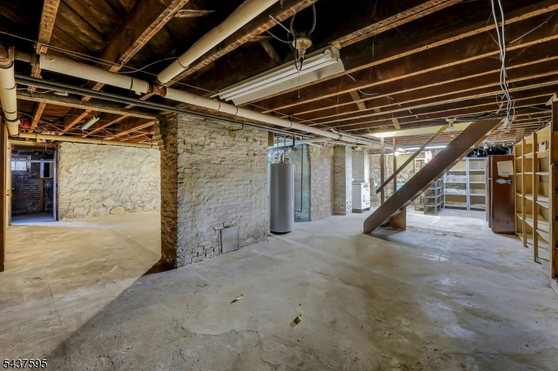 16 N Mountain Ave