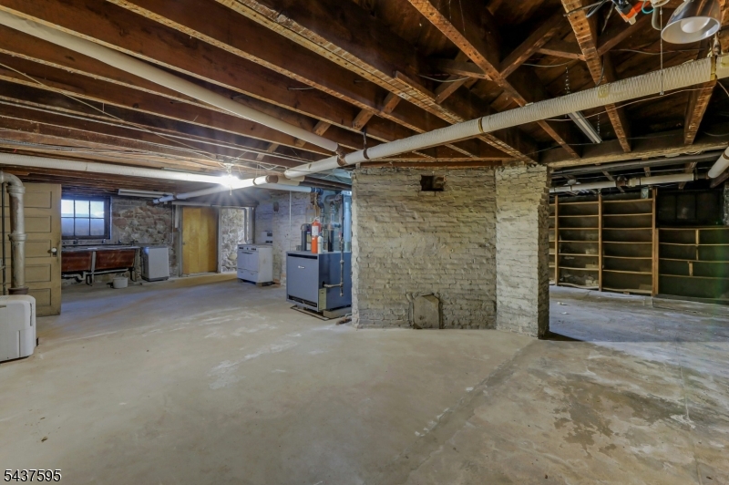 16 N Mountain Ave