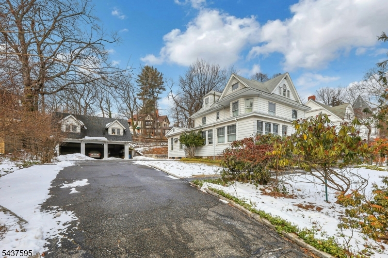 16 N Mountain Ave