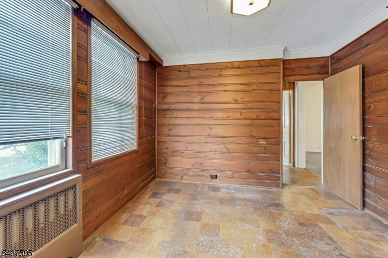 16 N Mountain Ave