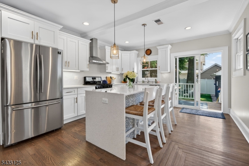 54 Van Riper Ave