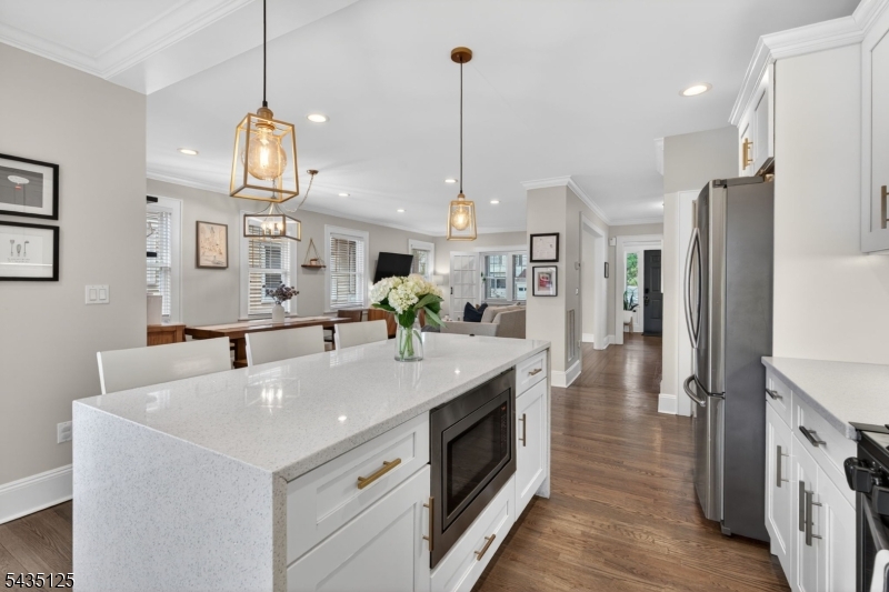 54 Van Riper Ave