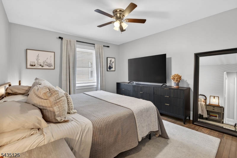 54 Van Riper Ave