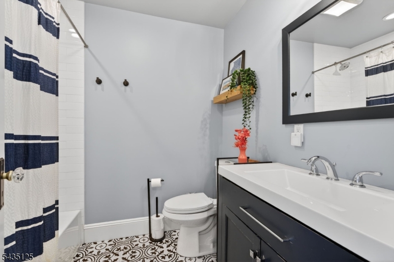 54 Van Riper Ave