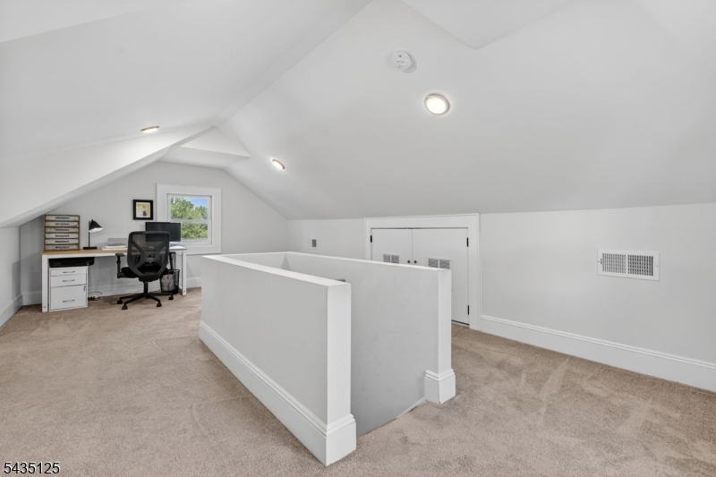 54 Van Riper Ave