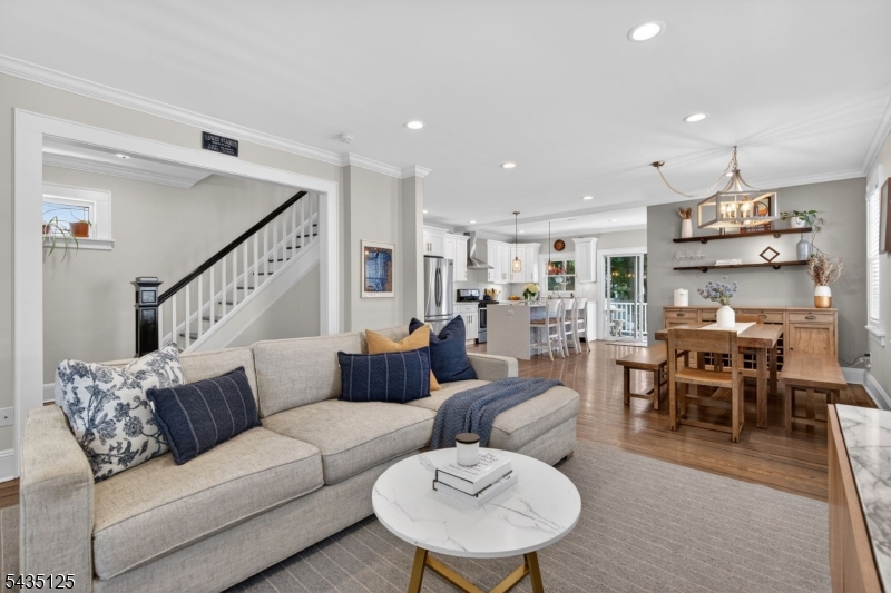 54 Van Riper Ave