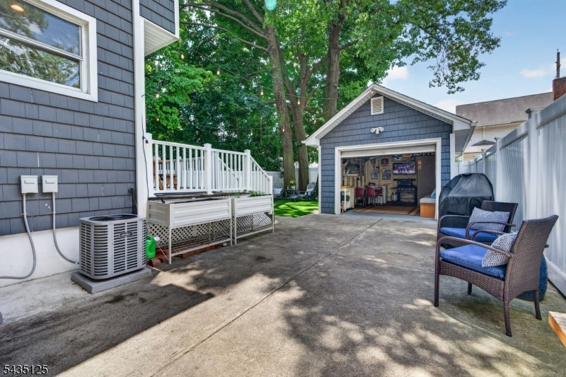 54 Van Riper Ave