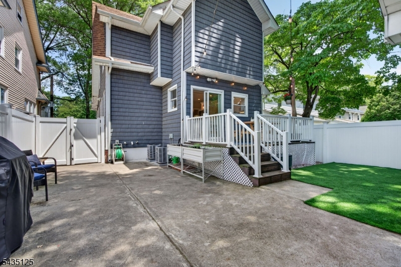 54 Van Riper Ave