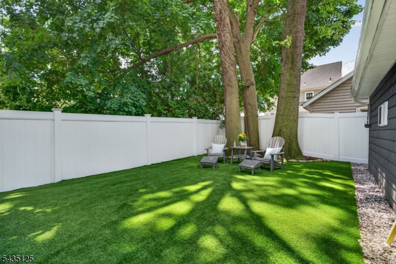 54 Van Riper Ave