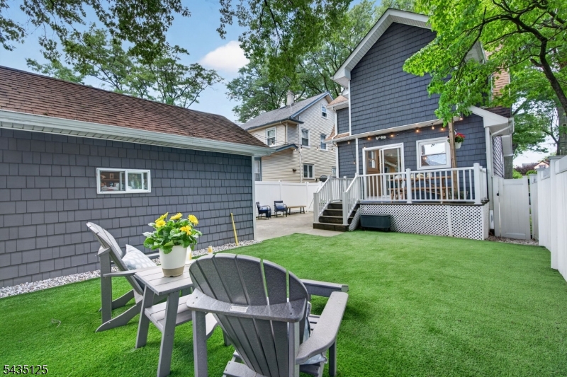 54 Van Riper Ave