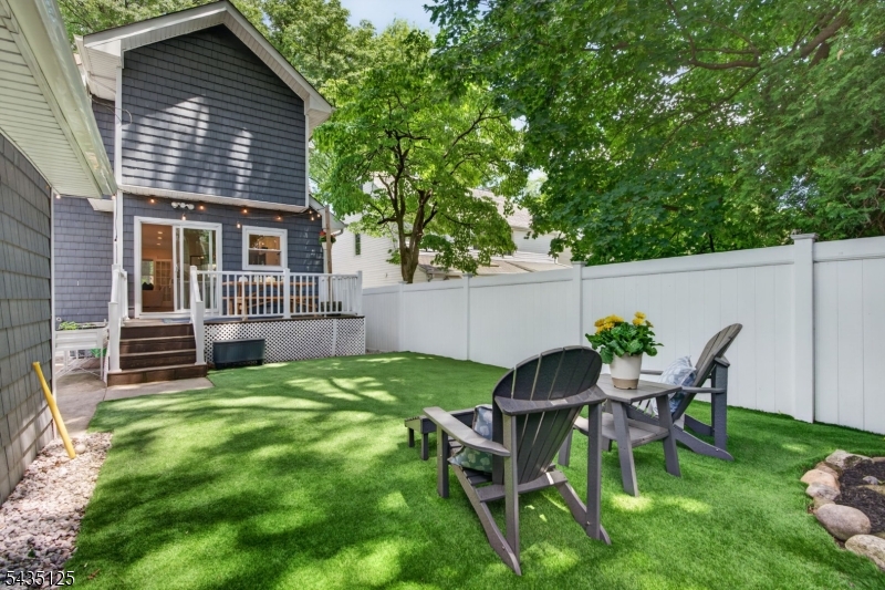 54 Van Riper Ave
