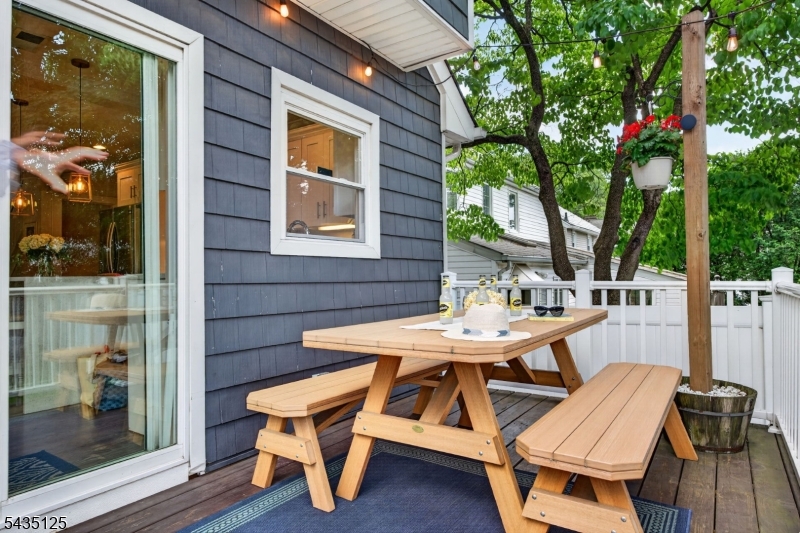54 Van Riper Ave