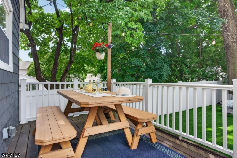 54 Van Riper Ave