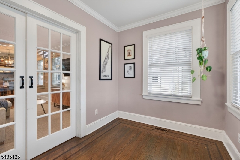 54 Van Riper Ave