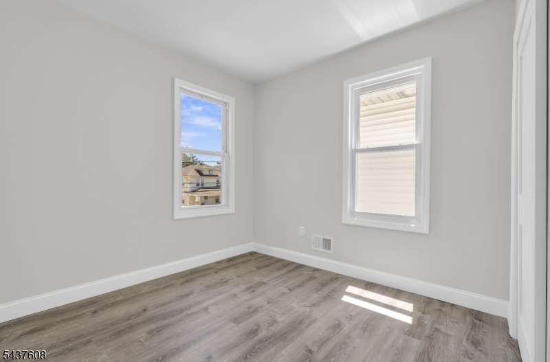956 Adams Ave