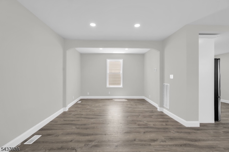 956 Adams Ave