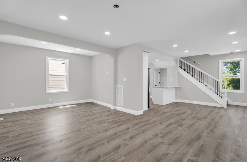 956 Adams Ave