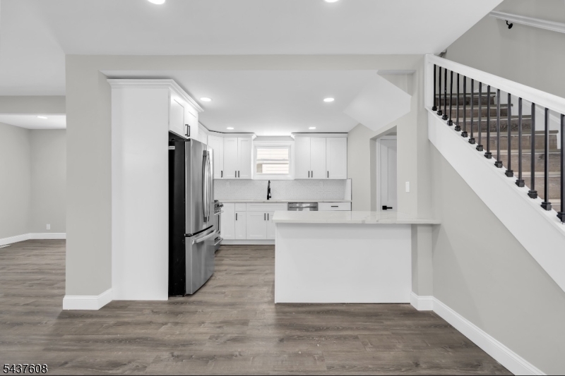 956 Adams Ave