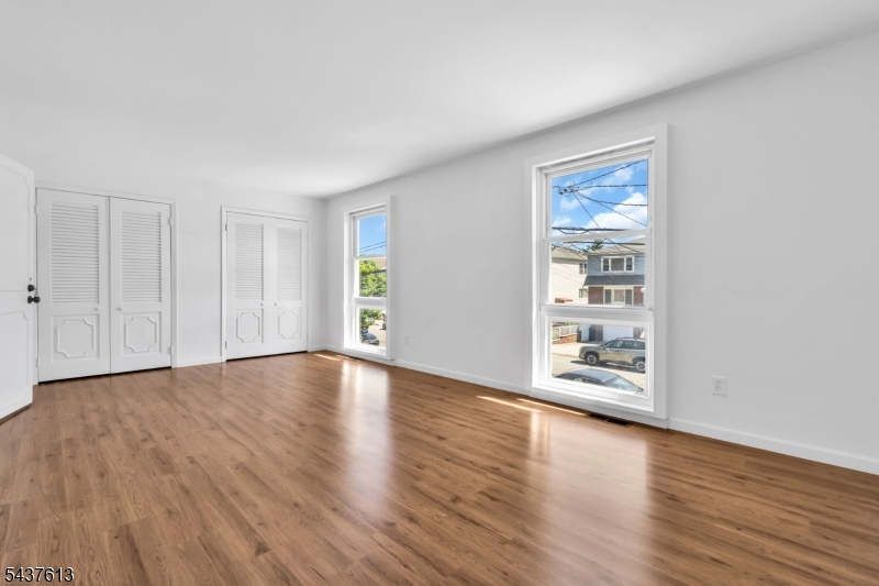 23 Colonial Dr