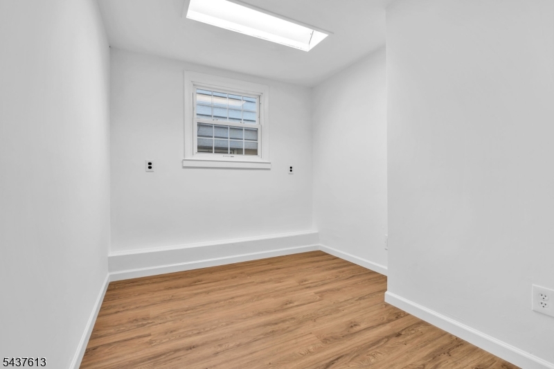 23 Colonial Dr