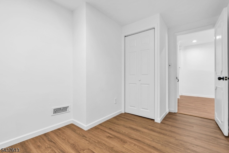 23 Colonial Dr