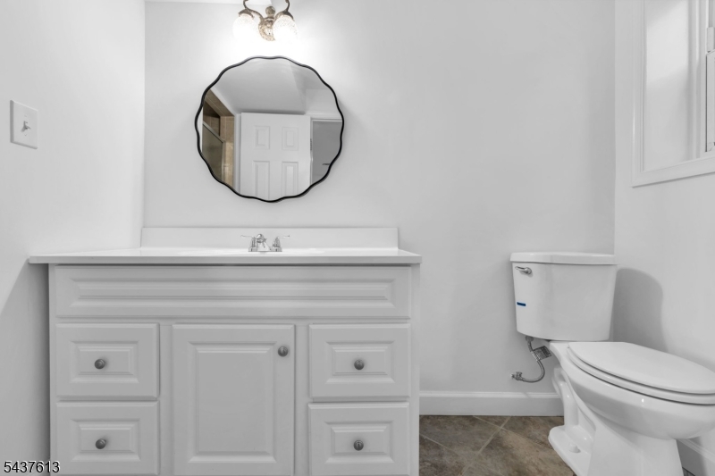 23 Colonial Dr