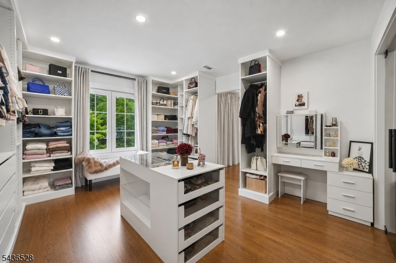36 Ivy Pl