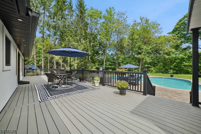 36 Ivy Pl
