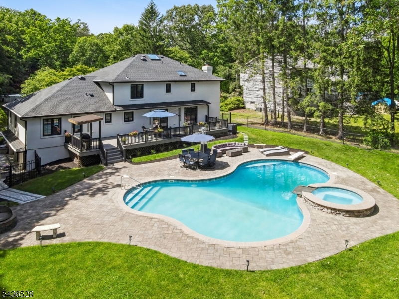 36 Ivy Pl