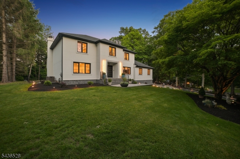 36 Ivy Pl