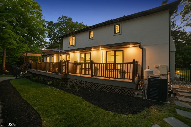 36 Ivy Pl