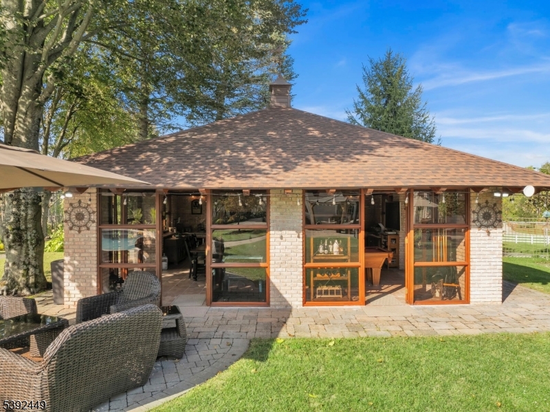 37 Pequest Rd
