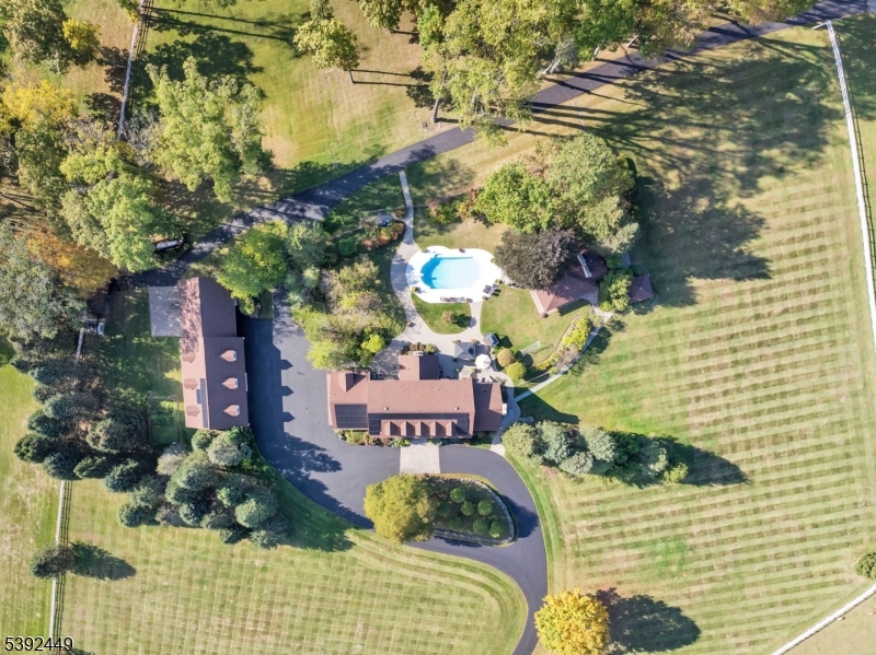 37 Pequest Rd