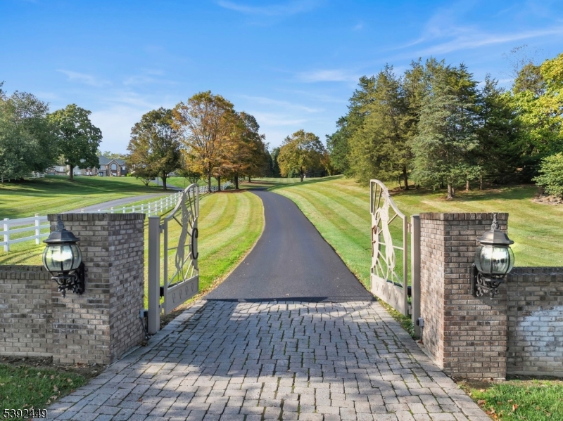 37 Pequest Rd