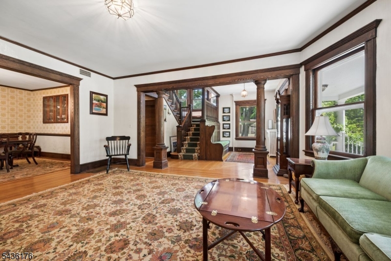 261 Beechwood Ave