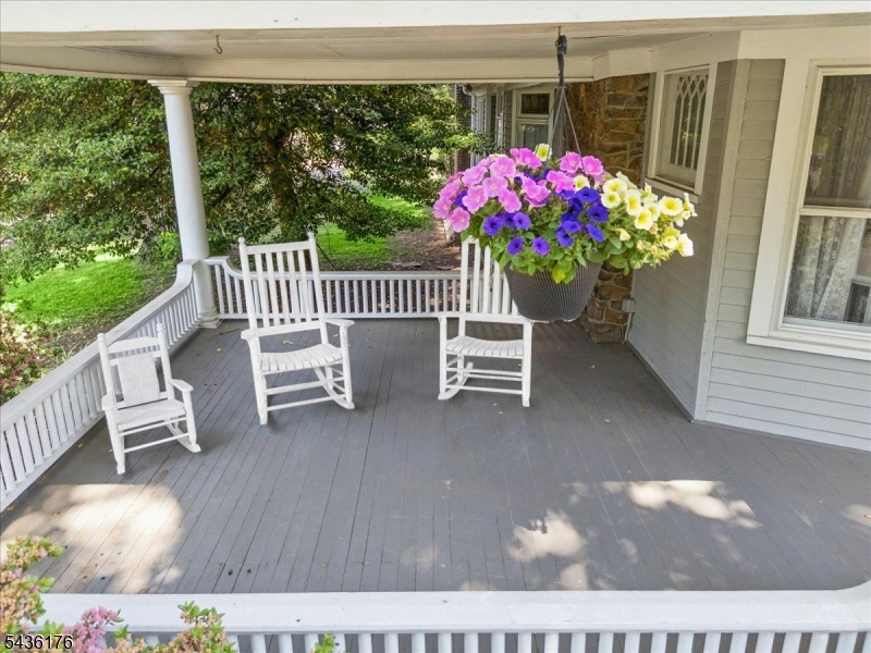 261 Beechwood Ave