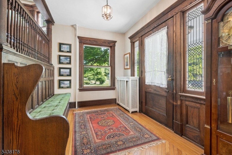 261 Beechwood Ave