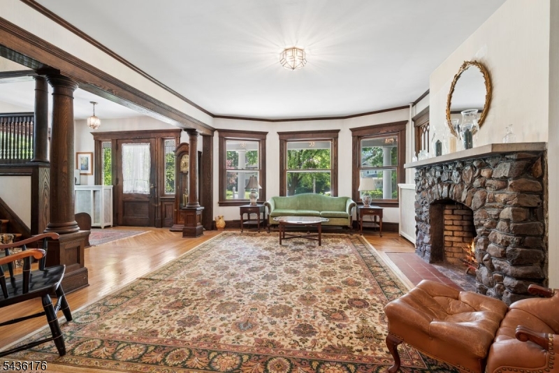 261 Beechwood Ave
