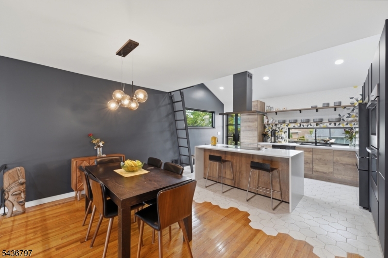 17 Arthur Dr